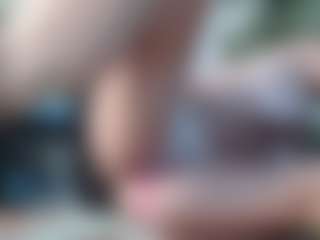 Live cam show with Squirtmania - Outside on Camsoda