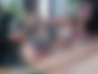 Live cam show with Squirtmania - Bedroom on Camsoda