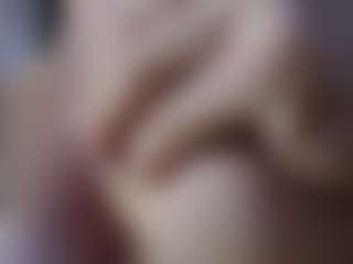Live cam show with Squirtmania - Living Room on Camsoda