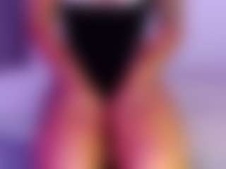Live cam show with carolinne - Oil on chickslive.net