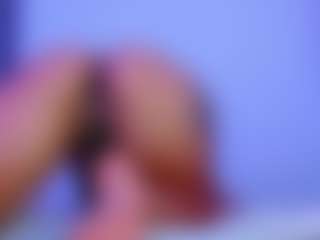 Live cam show with carolinne - Thick on MyBangCams