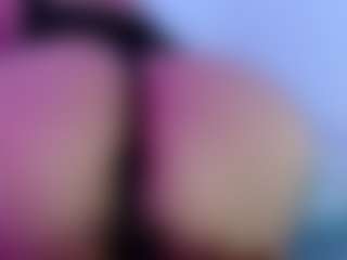 Live cam show with carolinne - Curvy on Fapmatic.com
