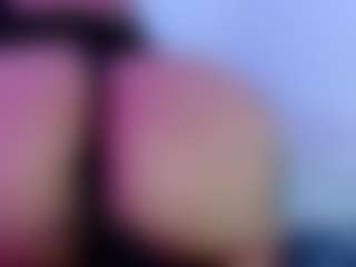 Live cam show with carolinne - Curvy on Adult Interactions