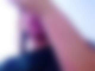 Live cam show with carolinne - Oil on Camsoda