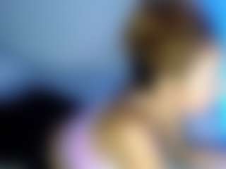 Live cam show with carolinne - Bedroom on Milfs Live