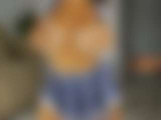 Show de cam en vivo con Neytirii - Striptease en Camsoda