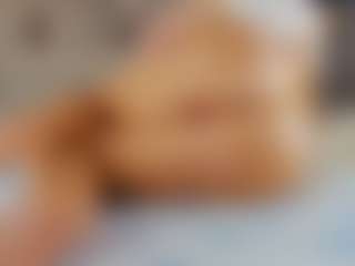 Live cam show with Neytirii - Oil on sexylive.show