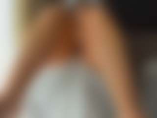 Live cam show with Neytirii - Shaved Pussy on livesexfox.com