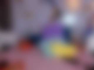 Live cam show with SophyAngeell - Middle Aged on Gym Cam Girls