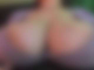 claudia-perez's Live Sex Cam Show