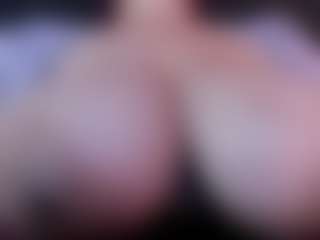 Live cam show with claudia-perez - Bedroom Red Hair on Camsoda