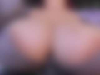 claudia-perez's Live Sex Cam Show