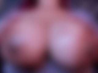 claudia-perez's Live Sex Cam Show