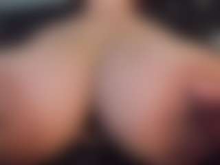 Live cam show with claudia-perez - Brown Eyes Red Hair on https://playwithruby.com