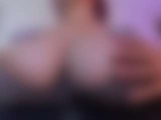 Live cam show with claudia-perez - Red Hair Young Adult on dropp.cam