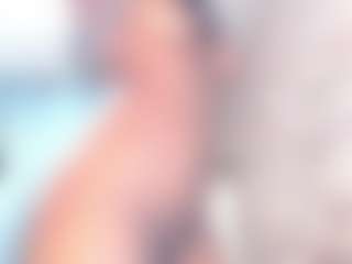 Live cam show with amberebony - Squirt on Camsoda