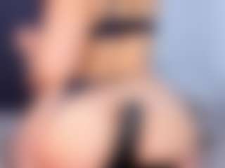 Live cam show with dannasanders - Robe on fuklive.com