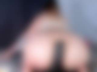 Live cam show with dannasanders - Oil on Dare Cams