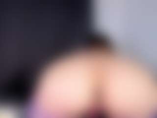 Live cam show with dannasanders - Oil on Camsoda