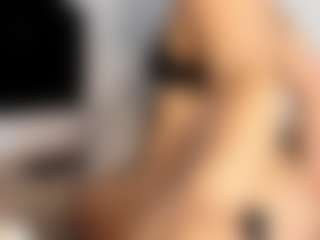 Live cam show with Nahomi18 - Oil on Camsoda