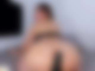 Live cam show with NahomiAcosta - Handjob on TeamSkeetLive