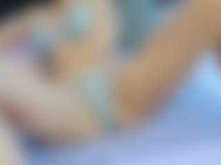 Live cam show with Fuckable Milf - Public MILF on Milfs Live