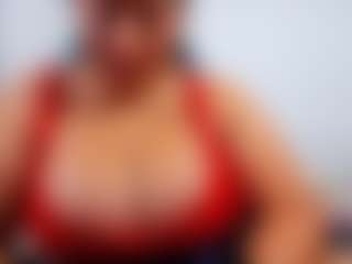 Live cam show with luluferrerr - Ebony MILF on liverealitysex.com
