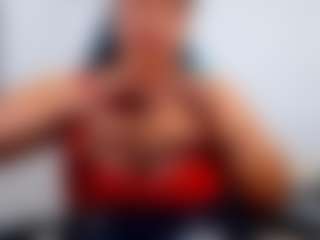 Live cam show with luluferrerr - Oil on CamwithHer