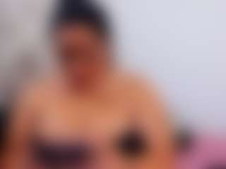 Live cam show with luluferrerr - Glasses on Free Soda