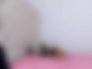 Live cam show with luluferrerr - Glasses on friskycurves.com
