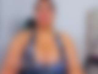 Live cam show with luluferrerr - Glasses on Hubzter Live