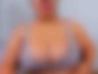 Live cam show with luluferrerr - Normal on TeamSkeetLive