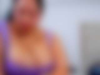 Live cam show with luluferrerr - Ebony MILF on https://playwithruby.com