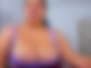 Live cam show with luluferrerr - Glasses on Camsoda