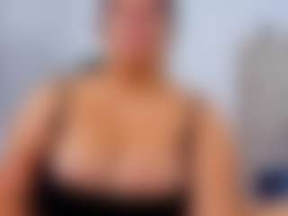 Live cam show with luluferrerr - Black MILF on TottyGirls