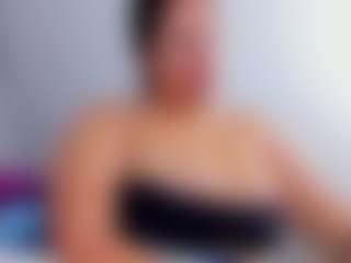Live cam show with luluferrerr - Oil on AdultVida.com