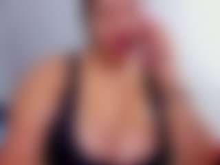 Live cam show with luluferrerr - Ebony MILF on Hubzter Live