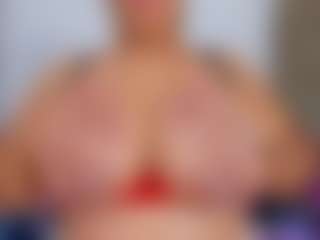 Show de cam en vivo con luluferrerr - Tease MILF en Camsoda