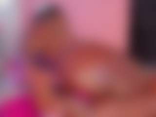 Live cam show with Keily-w - Ebony on SquirtSoMuch | colombia