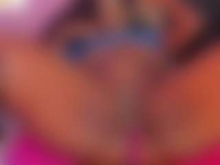 Live cam show with Keily-w - Ebony Fetish on SmokeAndPoke