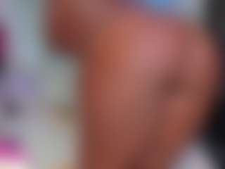 Live cam show with Keily-w - Black Shaved Pussy on Camsoda