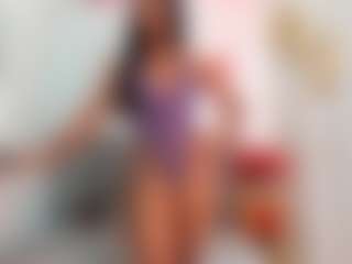 Live cam show with emma-foxx1 - Fingering on Gym Cam Girls