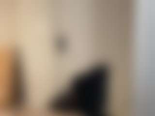 Live cam show with Laladoll - Cougar on Camming Site