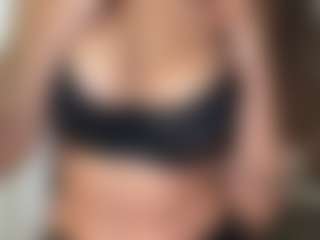 Live cam show with Laladoll - Petite on Camsoda