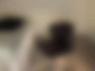 Live cam show with Laladoll - Spank on CamClone