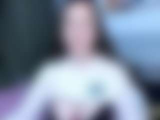 Live cam show with Angela - Mature on Camsoda
