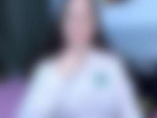 Angela MILF webcam performer live streaming