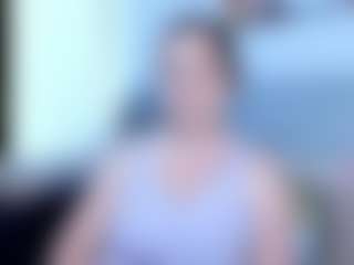 Live cam show with Angela - Flashing on Big Tits
