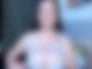 Live cam show with Angela - Amateur Brown Hair on SmokeAndPoke