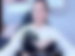 Angela MILF webcam performer live streaming